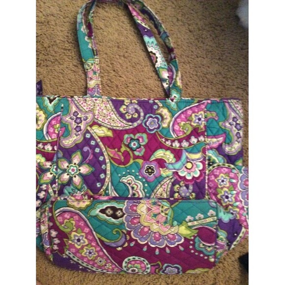 INVENTORY REDUCTION SALE. Vera Bradley Tote - Heather Pattern NB - Picture 2 of 3